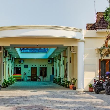 Oyo 3831 Pelangi Residence Syariah Solo Exteriér fotografie