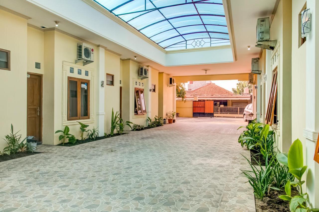 Oyo 3831 Pelangi Residence Syariah Solo Exteriér fotografie