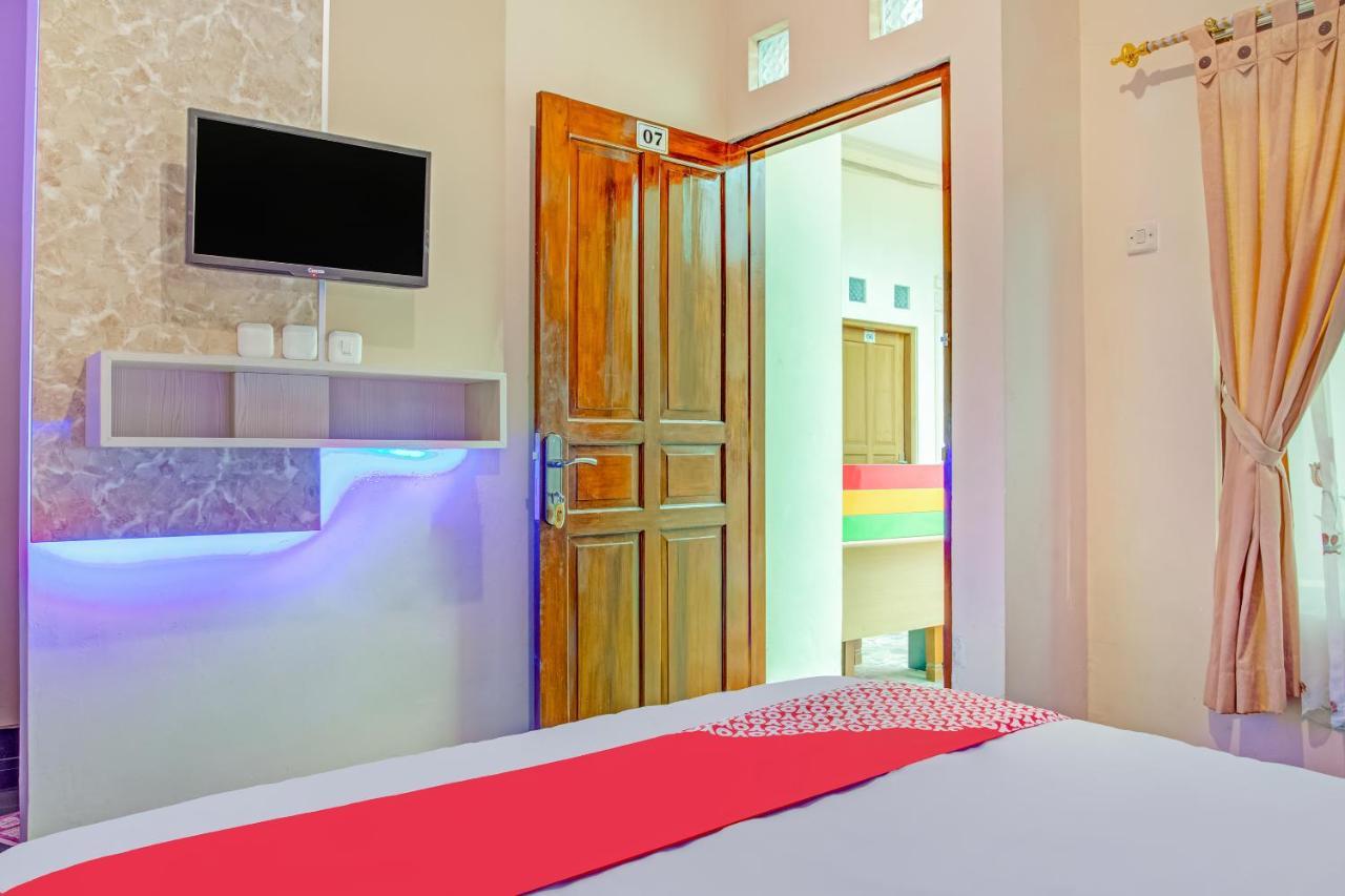 Oyo 3831 Pelangi Residence Syariah Solo Exteriér fotografie