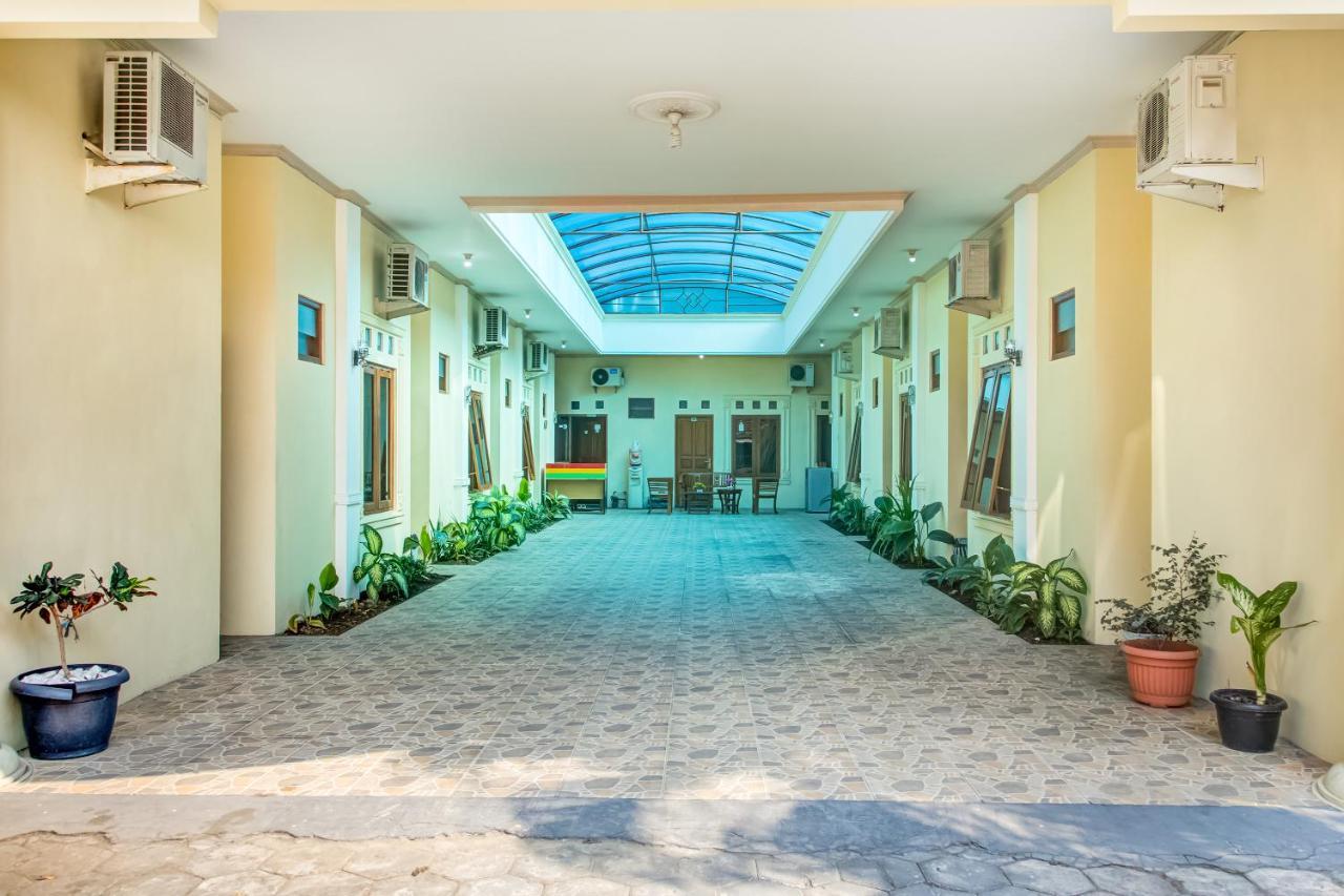 Oyo 3831 Pelangi Residence Syariah Solo Exteriér fotografie