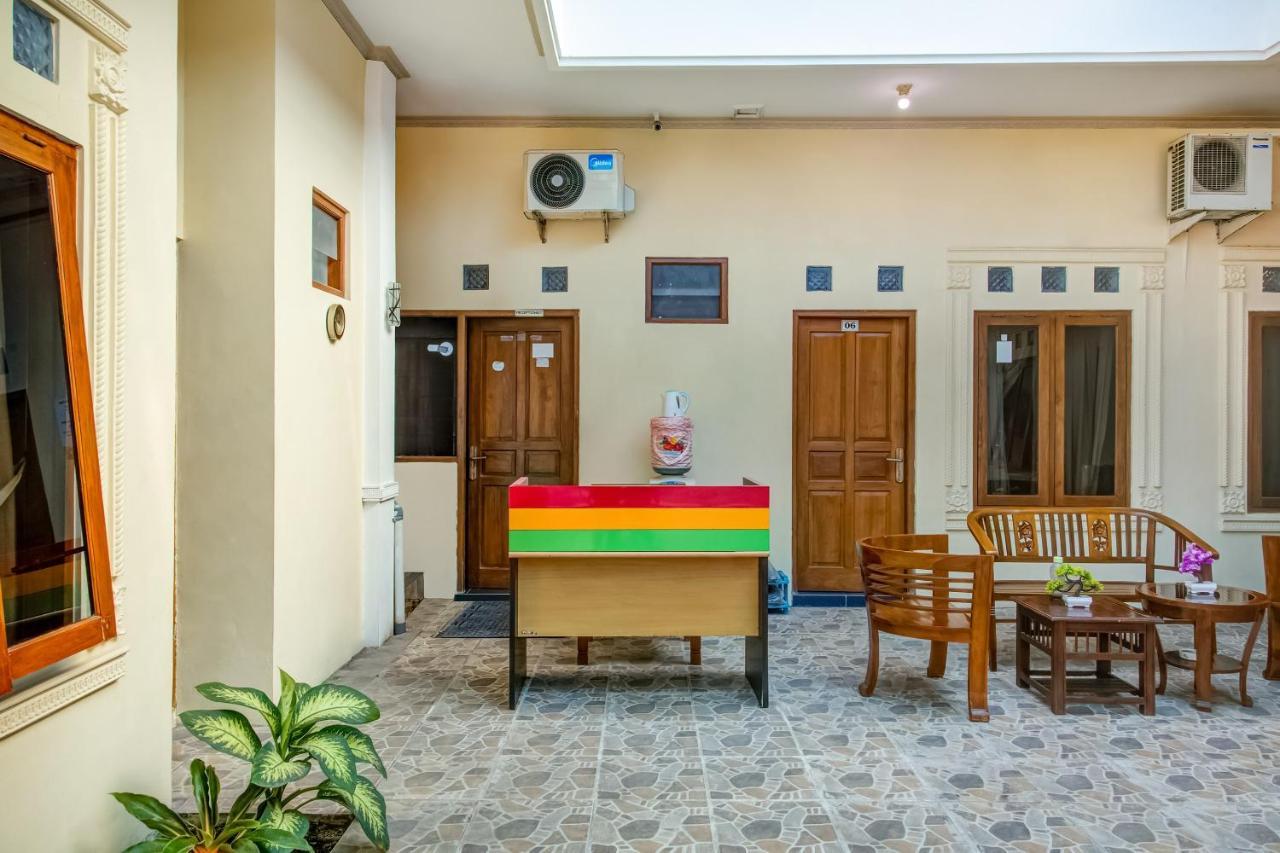 Oyo 3831 Pelangi Residence Syariah Solo Exteriér fotografie
